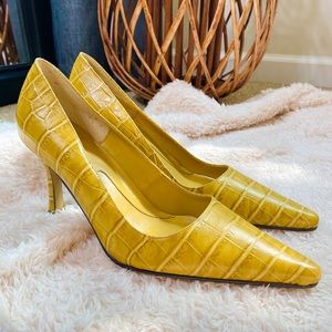 Amanda Smith all leather pumps! 😍